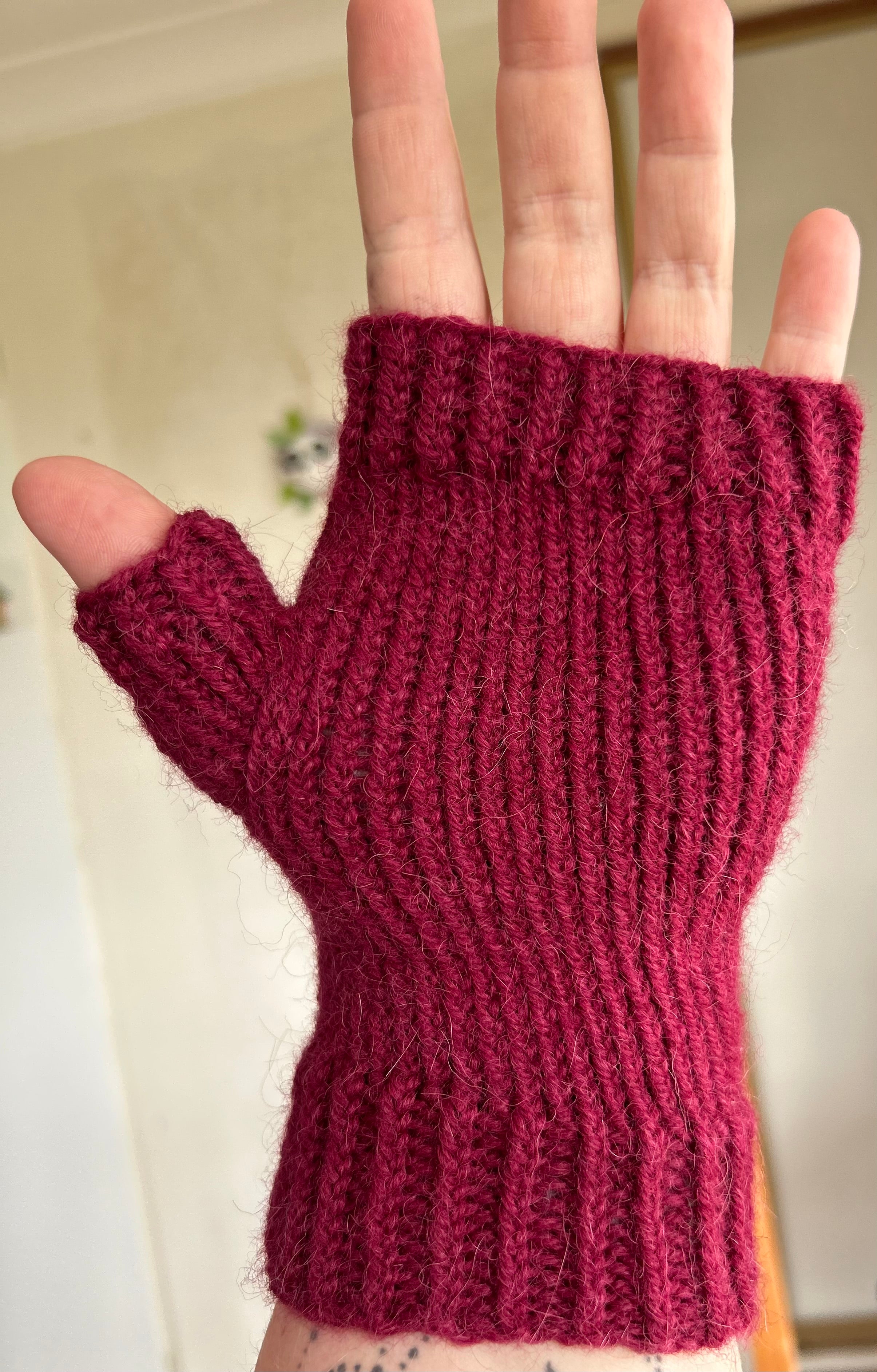 Fingerless Gloves Moonacre Alpaca’s Yarn and Craft Boutique