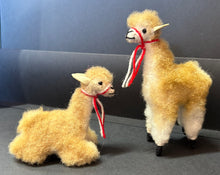 Load image into Gallery viewer, Vicuña Pair
