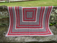 Load image into Gallery viewer, 100% Alpaca Crochet Blankets
